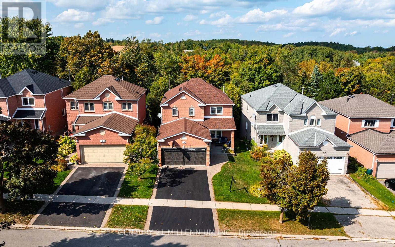 174 LISA MARIE DRIVE, Orangeville, Ontario