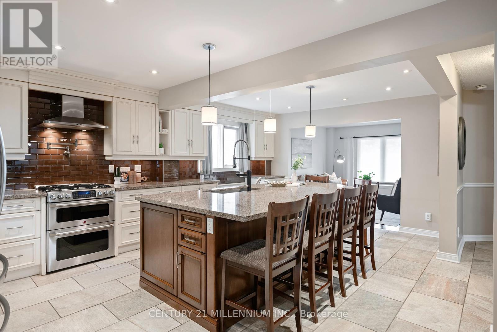 174 Lisa Marie Drive, Orangeville, Ontario  L9W 4P7 - Photo 12 - W12416339