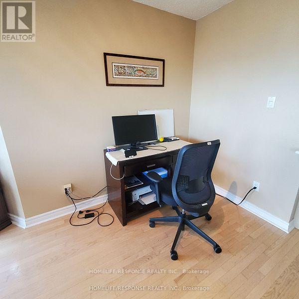 2005 - 50 Eglinton Avenue W, Mississauga, Ontario  L5R 3P5 - Photo 13 - W12468115