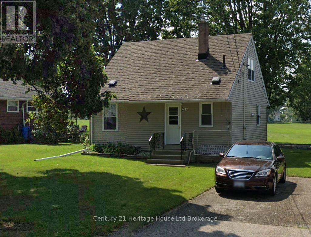 225 Algonquin Drive, South Huron, Ontario  N0M 1Y0 - Photo 2 - X12468220