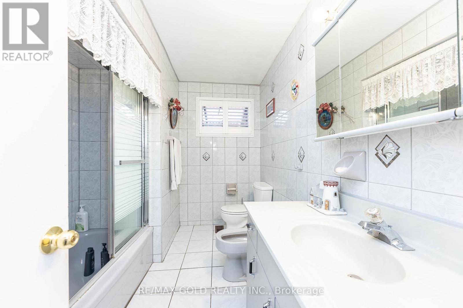 3196 Newbound Court, Mississauga, Ontario  L4T 1R9 - Photo 13 - W12468372