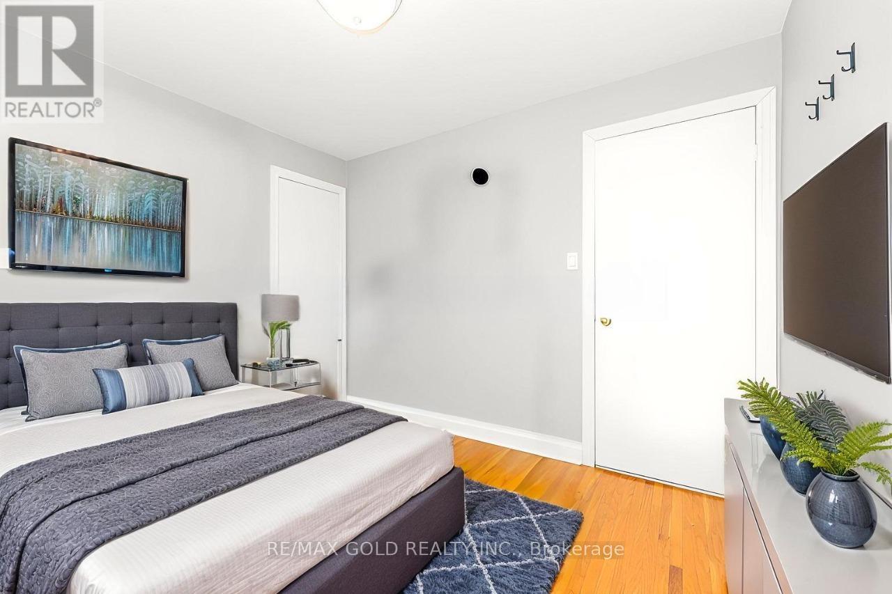 3196 Newbound Court, Mississauga, Ontario  L4T 1R9 - Photo 16 - W12468372