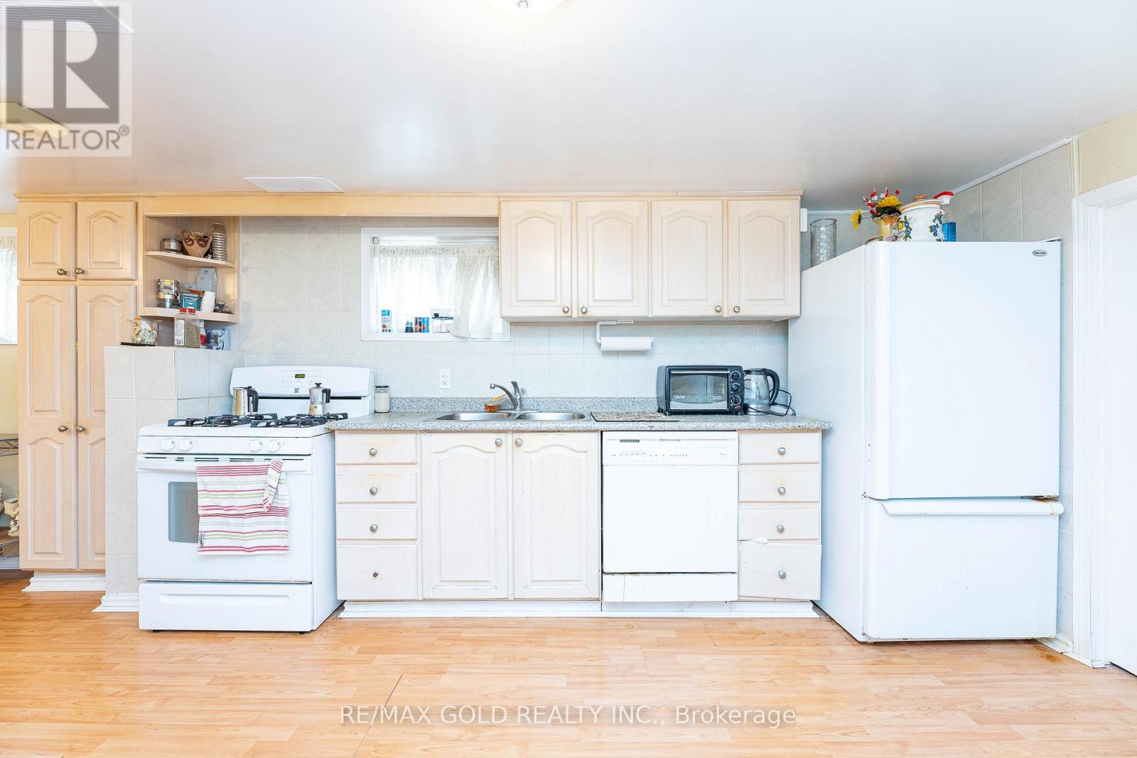 3196 Newbound Court, Mississauga, Ontario  L4T 1R9 - Photo 28 - W12468372