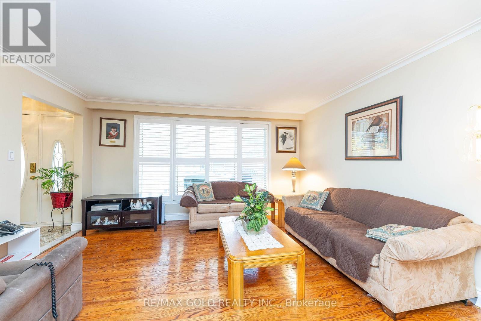3196 Newbound Court, Mississauga, Ontario  L4T 1R9 - Photo 9 - W12468372