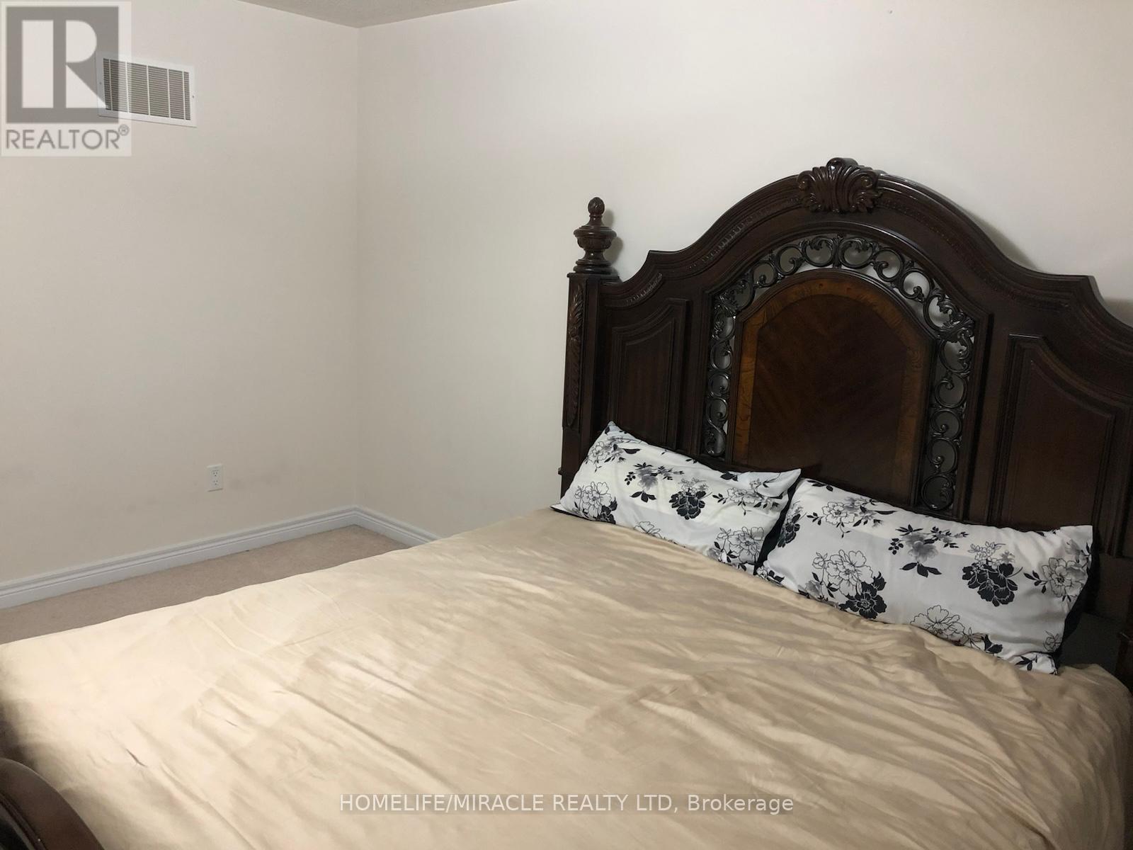 31 Banbridge Crescent, Brampton, Ontario  L6X 5L9 - Photo 21 - W12468374
