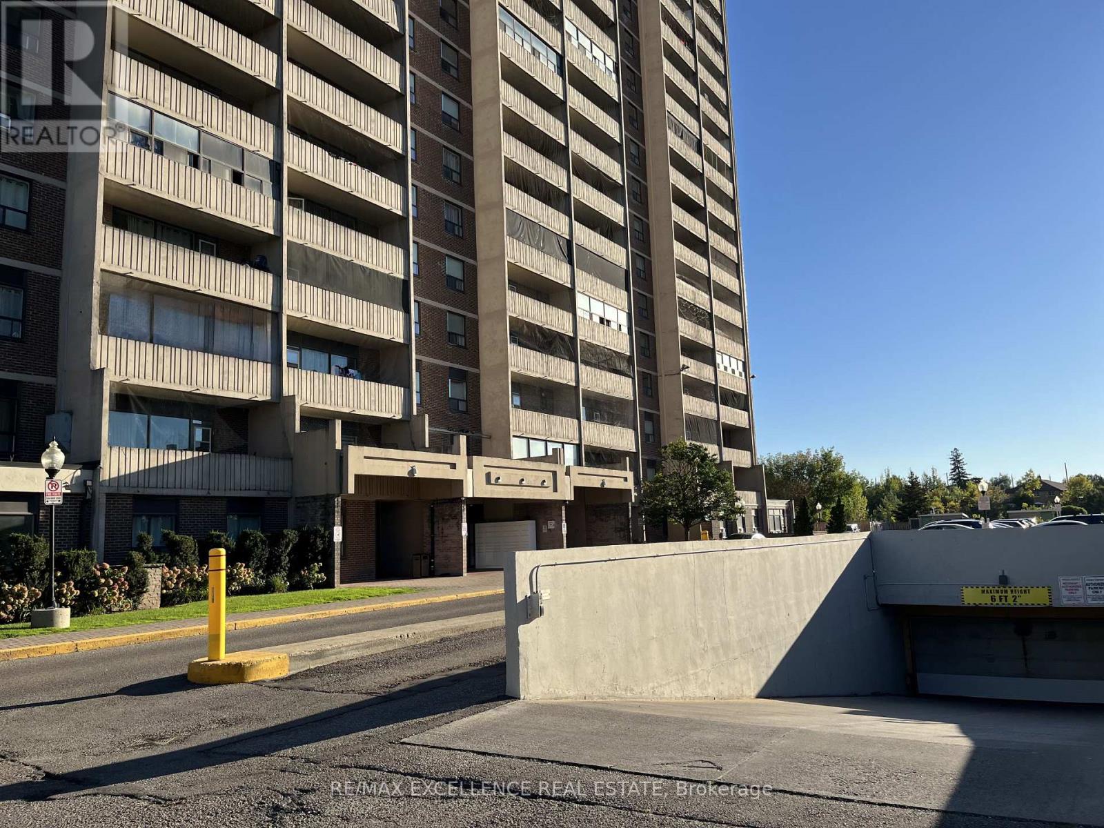 2105 - 3390 Weston Road, Toronto, Ontario  M9M 2X3 - Photo 1 - W12468391