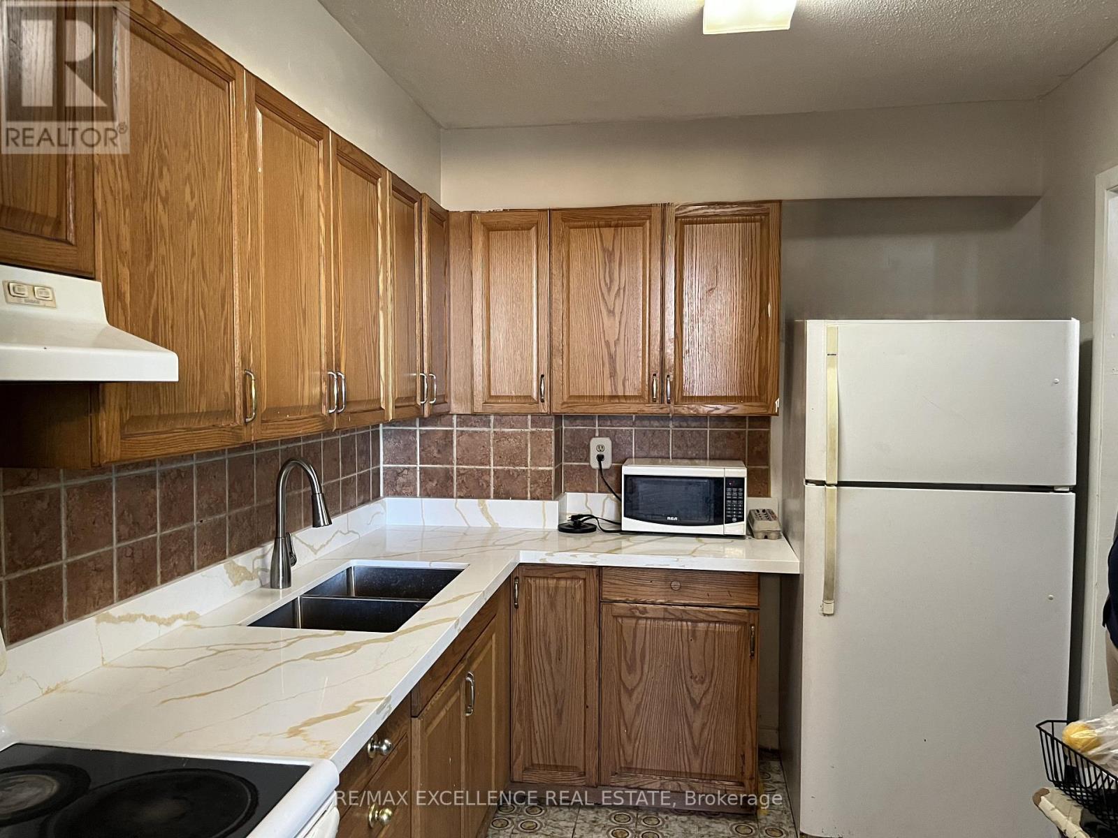 2105 - 3390 Weston Road, Toronto, Ontario  M9M 2X3 - Photo 9 - W12468391