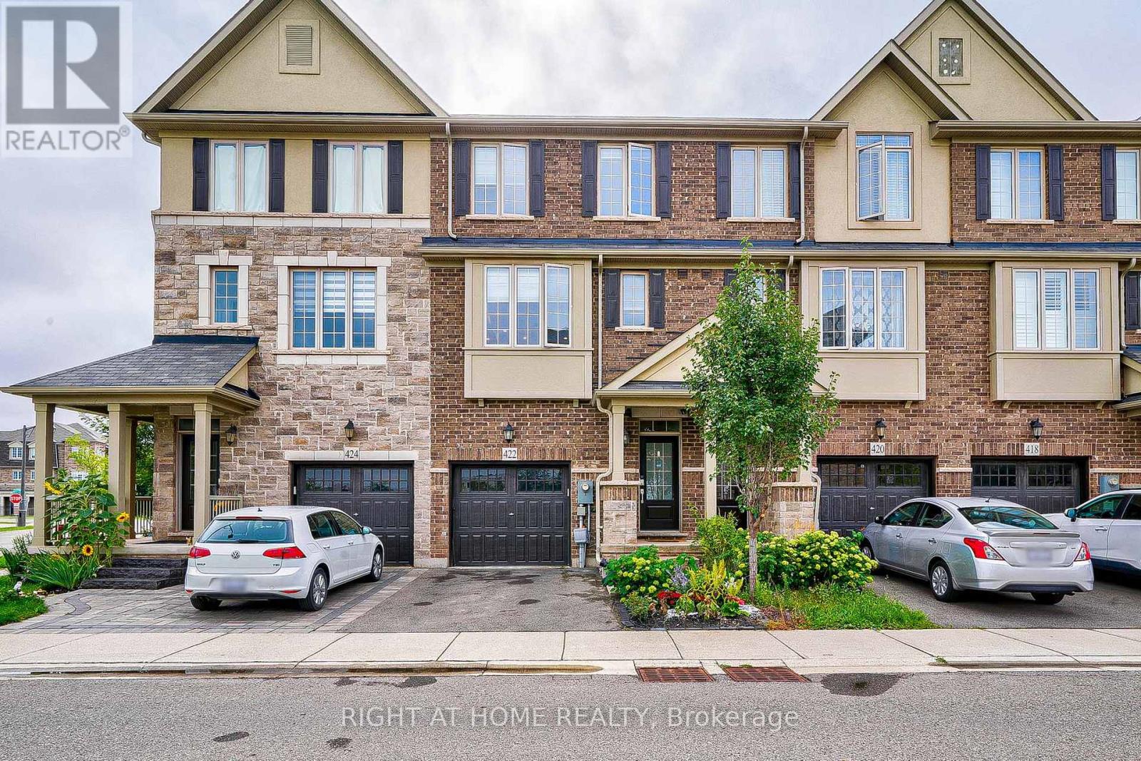 422 BELCOURT COMMON, Oakville, Ontario