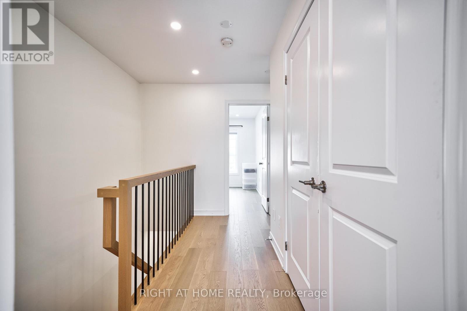 422 Belcourt Common, Oakville, Ontario  L6H 0R2 - Photo 19 - W12468393