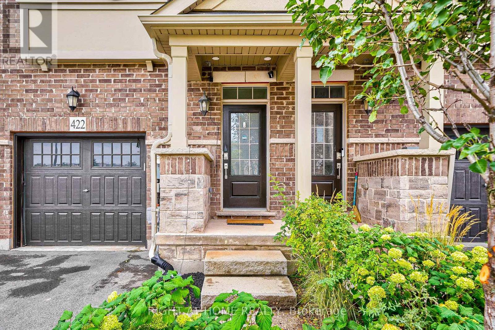 422 Belcourt Common, Oakville, Ontario  L6H 0R2 - Photo 2 - W12468393