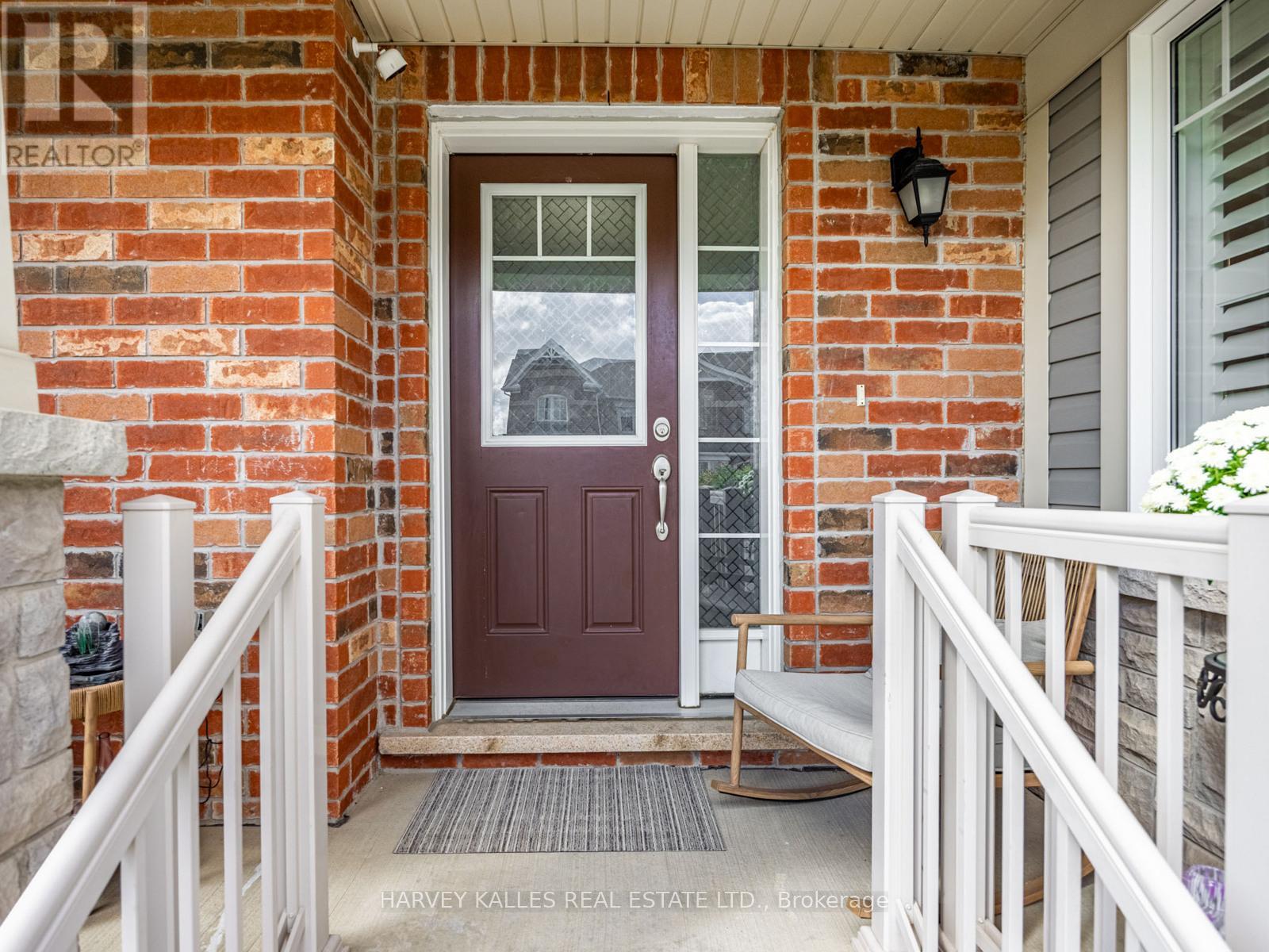 468 Yates Drive, Milton, Ontario  L9T 0M5 - Photo 4 - W12468394