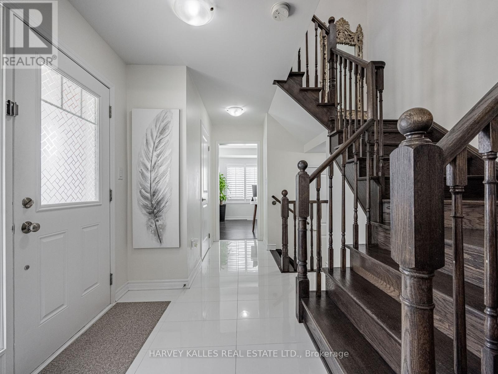 468 Yates Drive, Milton, Ontario  L9T 0M5 - Photo 8 - W12468394