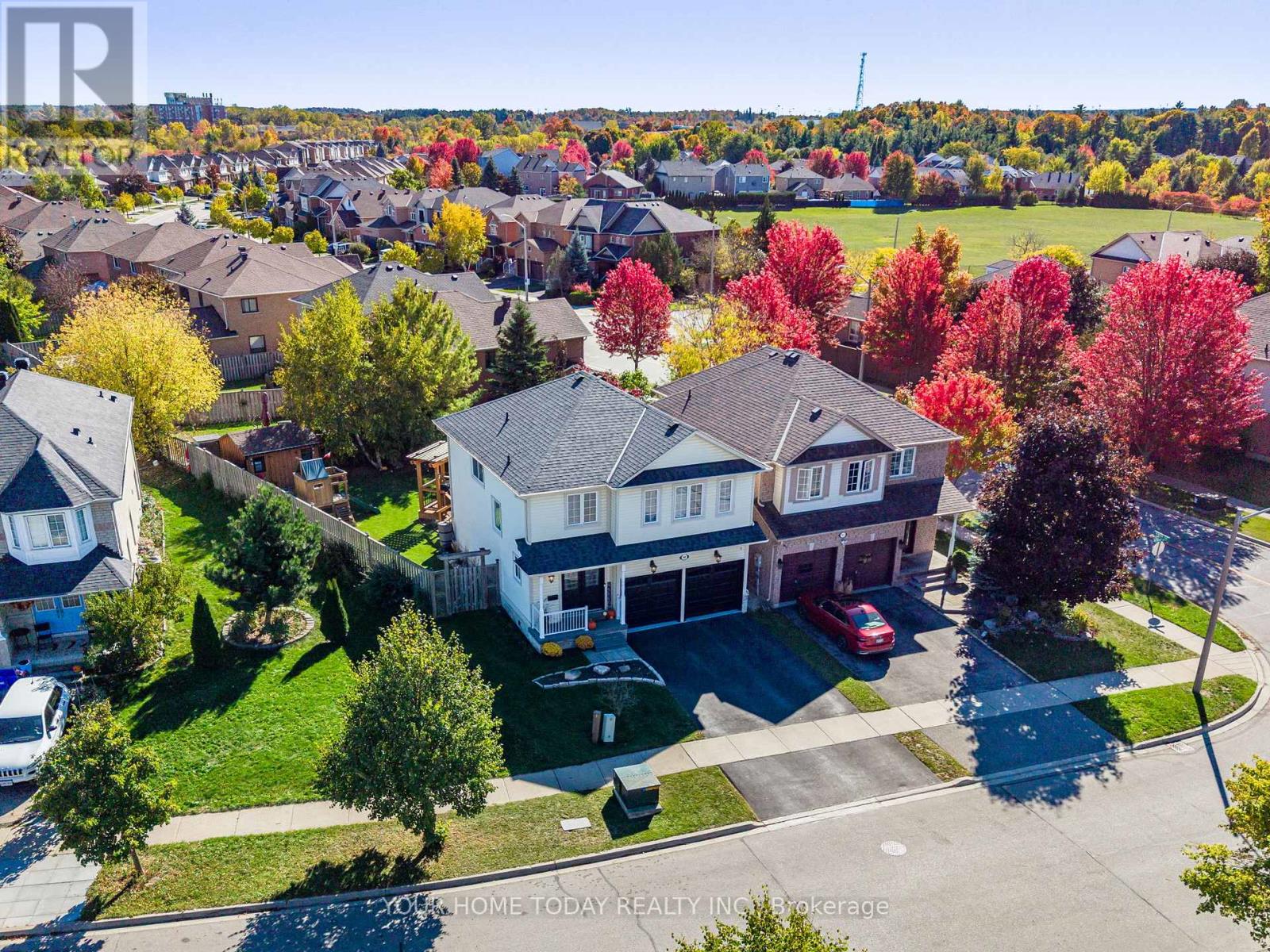 91 Mowat Crescent, Halton Hills, Ontario  L7G 6C8 - Photo 2 - W12468398