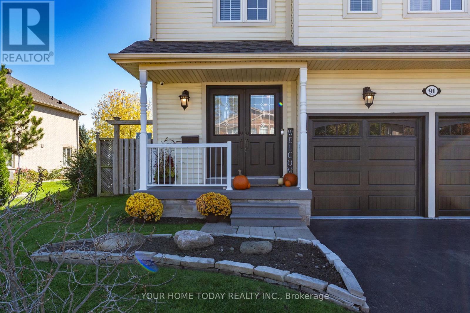 91 Mowat Crescent, Halton Hills, Ontario  L7G 6C8 - Photo 3 - W12468398