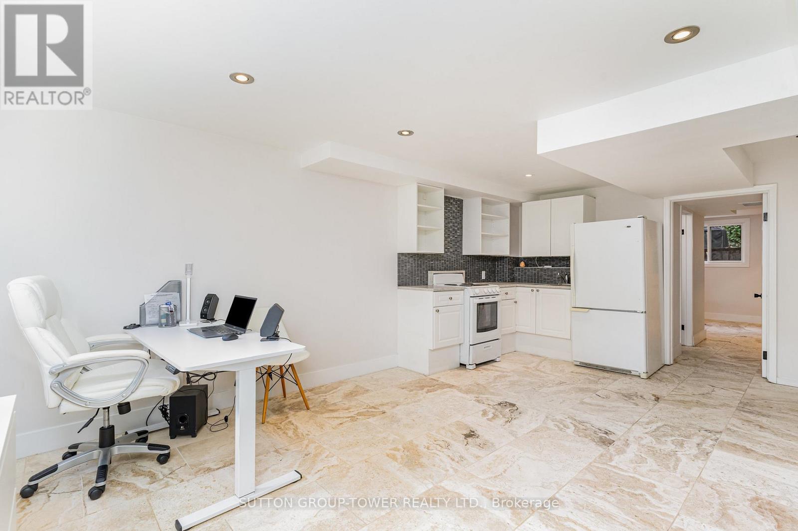 1037 Leilani Drive, Mississauga, Ontario  L4Y 2C8 - Photo 23 - W12468412