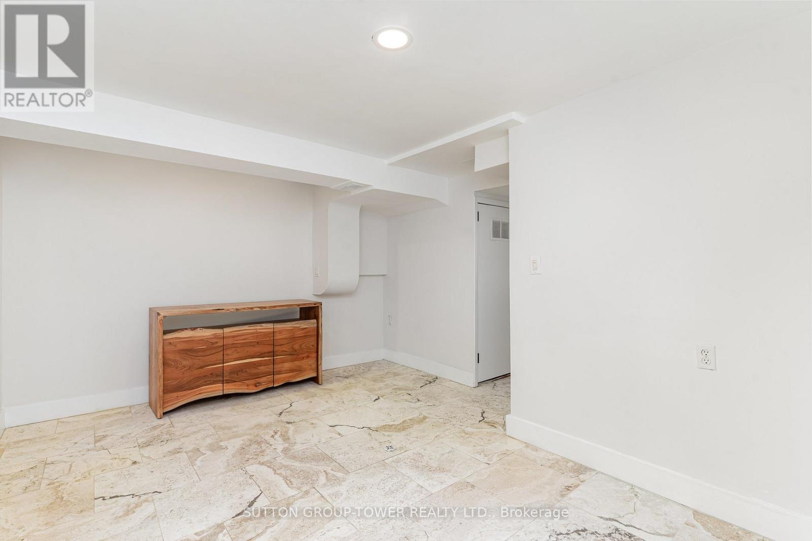 1037 Leilani Drive, Mississauga, Ontario  L4Y 2C8 - Photo 25 - W12468412
