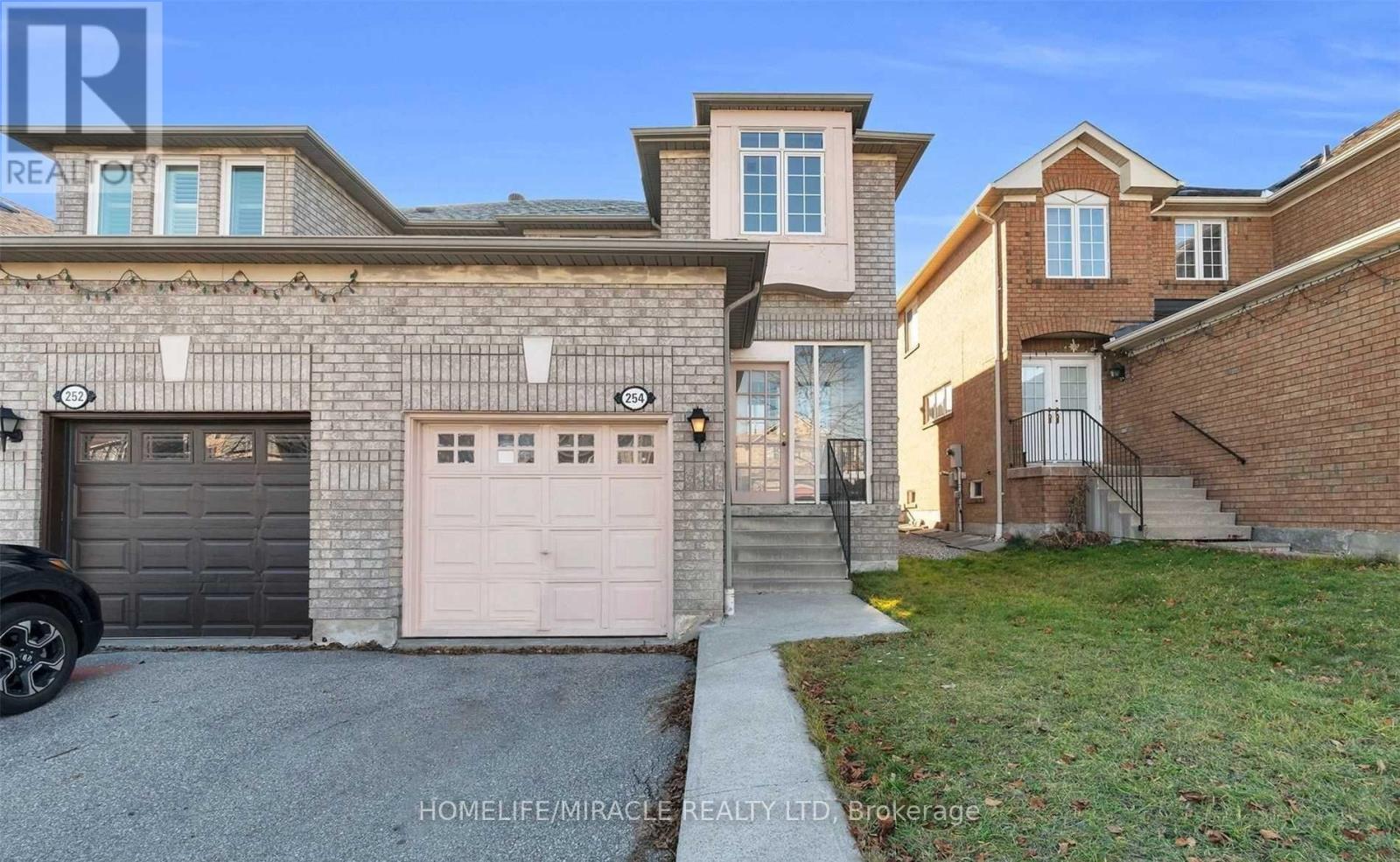 254 Wildgrass Road, Mississauga, Ontario  L5B 4G9 - Photo 1 - W12468432