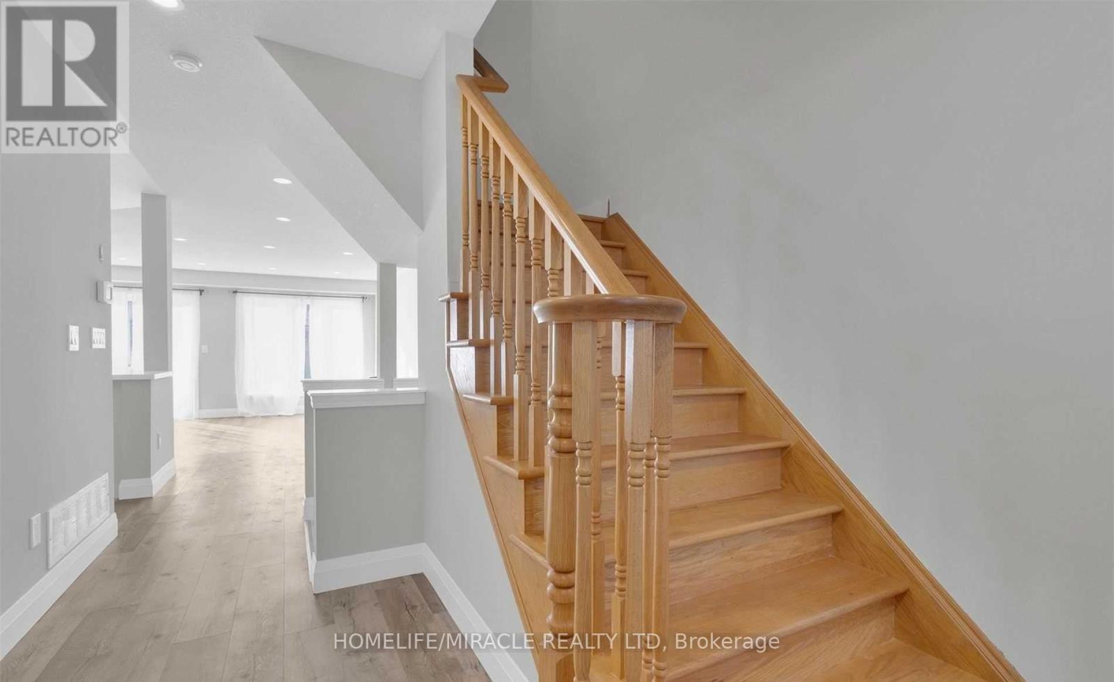 254 Wildgrass Road, Mississauga, Ontario  L5B 4G9 - Photo 14 - W12468432