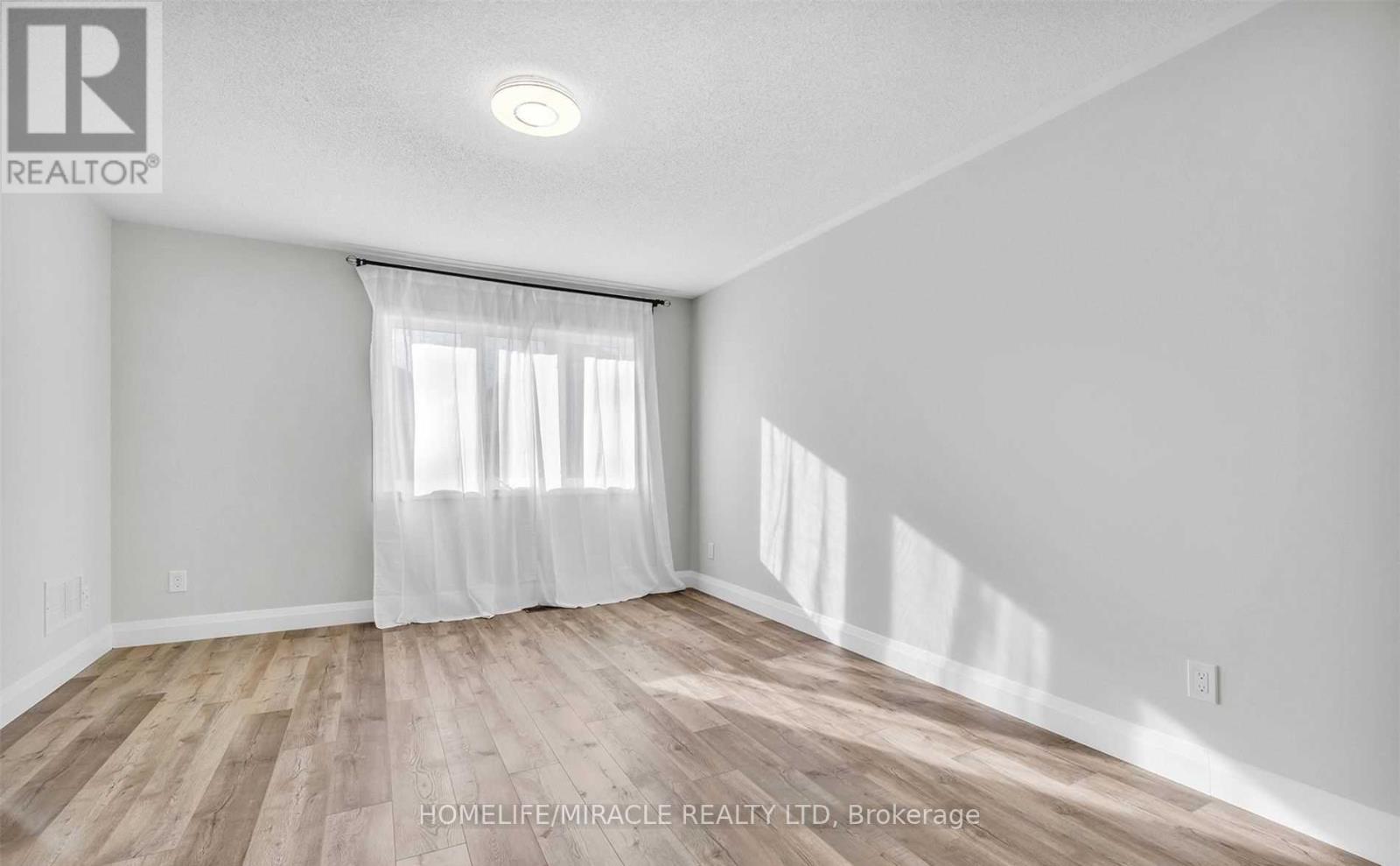 254 Wildgrass Road, Mississauga, Ontario  L5B 4G9 - Photo 15 - W12468432
