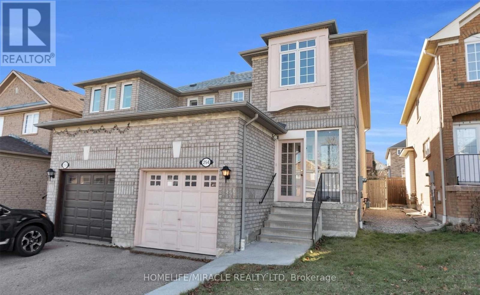 254 Wildgrass Road, Mississauga, Ontario  L5B 4G9 - Photo 2 - W12468432