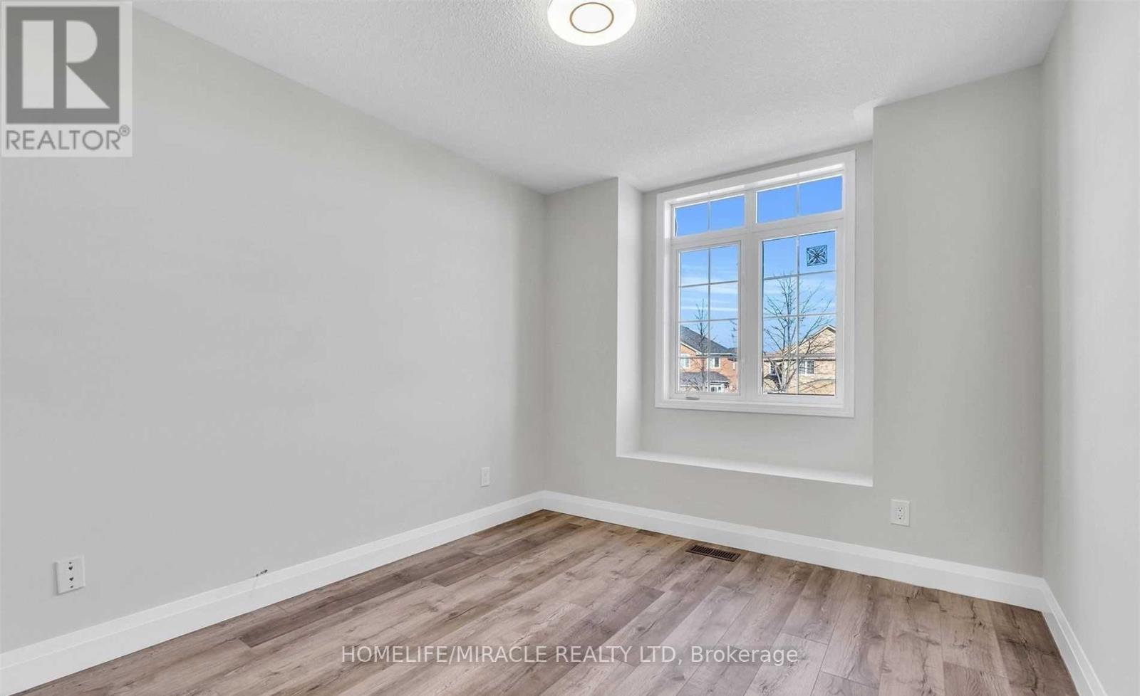 254 Wildgrass Road, Mississauga, Ontario  L5B 4G9 - Photo 20 - W12468432