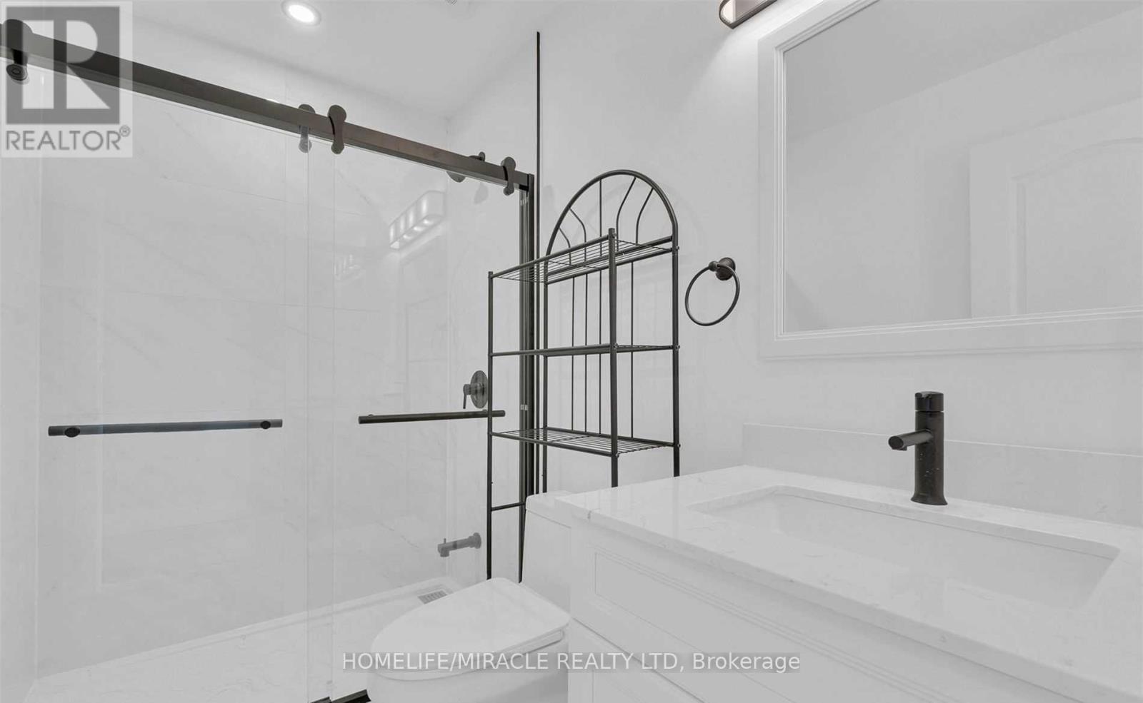 254 Wildgrass Road, Mississauga, Ontario  L5B 4G9 - Photo 23 - W12468432