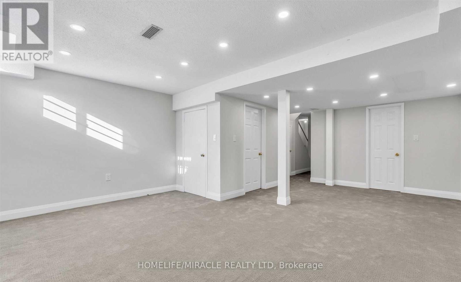 254 Wildgrass Road, Mississauga, Ontario  L5B 4G9 - Photo 27 - W12468432