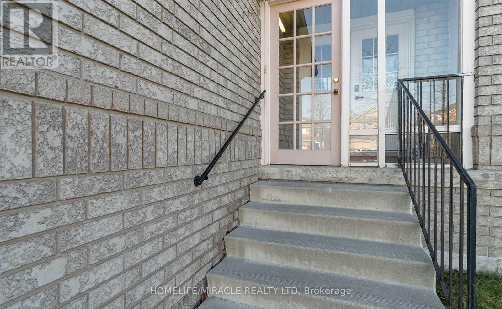 254 Wildgrass Road, Mississauga, Ontario  L5B 4G9 - Photo 3 - W12468432
