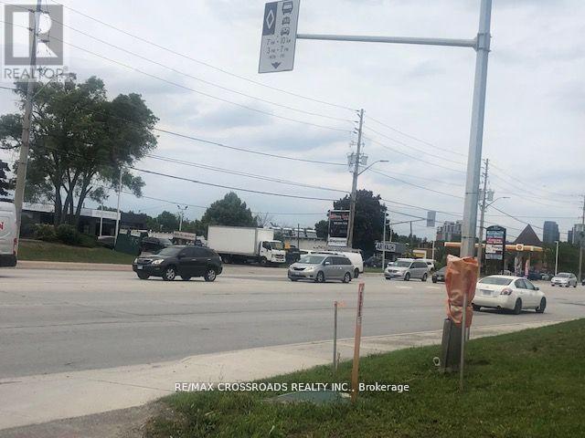 2100 Dundas Street E, Mississauga, Ontario  L4X 1L9 - Photo 7 - W12468438