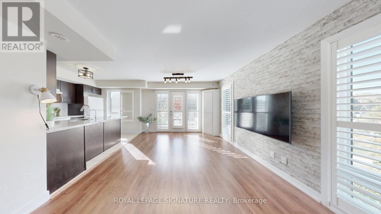 131 - 2 Dunsheath Way, Markham, Ontario  L6B 1N3 - Photo 2 - N12466415
