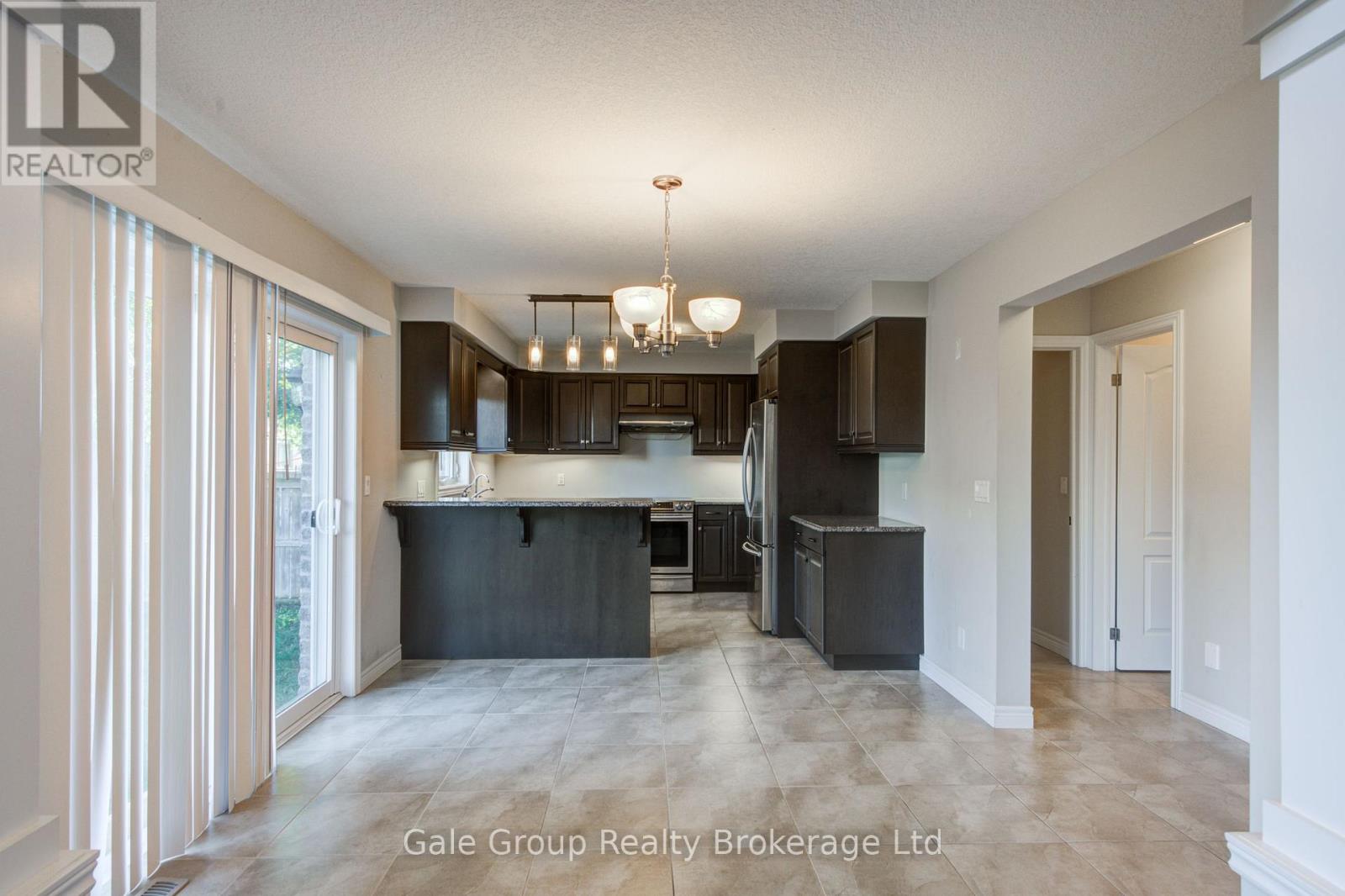 722 Normandy Drive, Woodstock, Ontario  N4T 0C5 - Photo 12 - X12468518