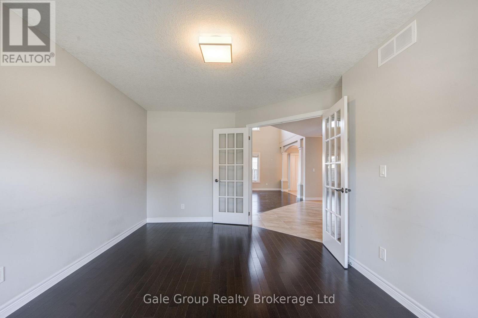 722 Normandy Drive, Woodstock, Ontario  N4T 0C5 - Photo 8 - X12468518