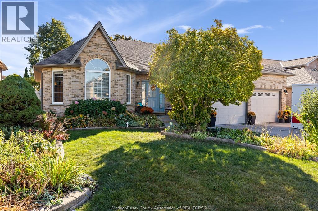MLS# 25026447: 12 CAMBRIDGE COURT, Amherstburg, Canada