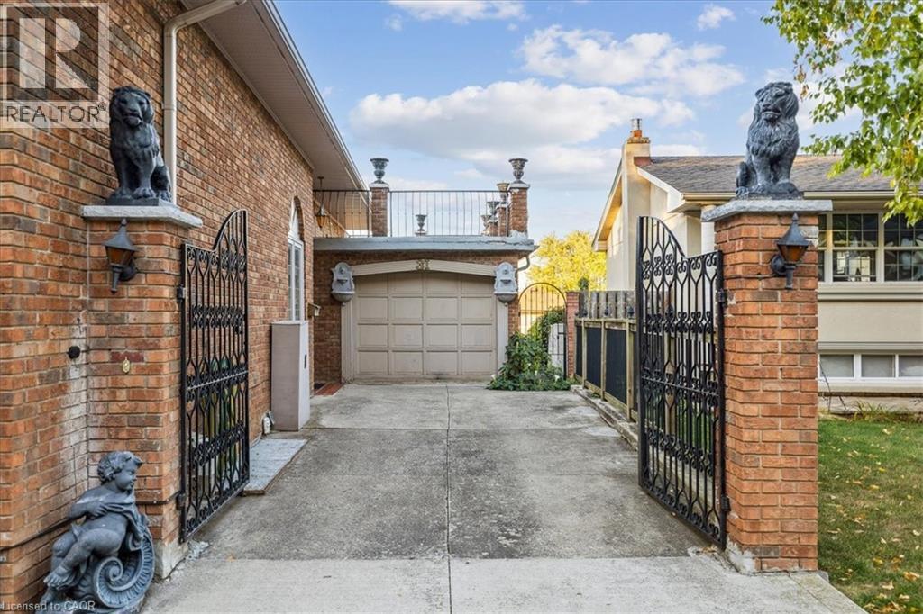 31 Palm Court, Stoney Creek, Ontario  L8G 2T9 - Photo 2 - 40779345