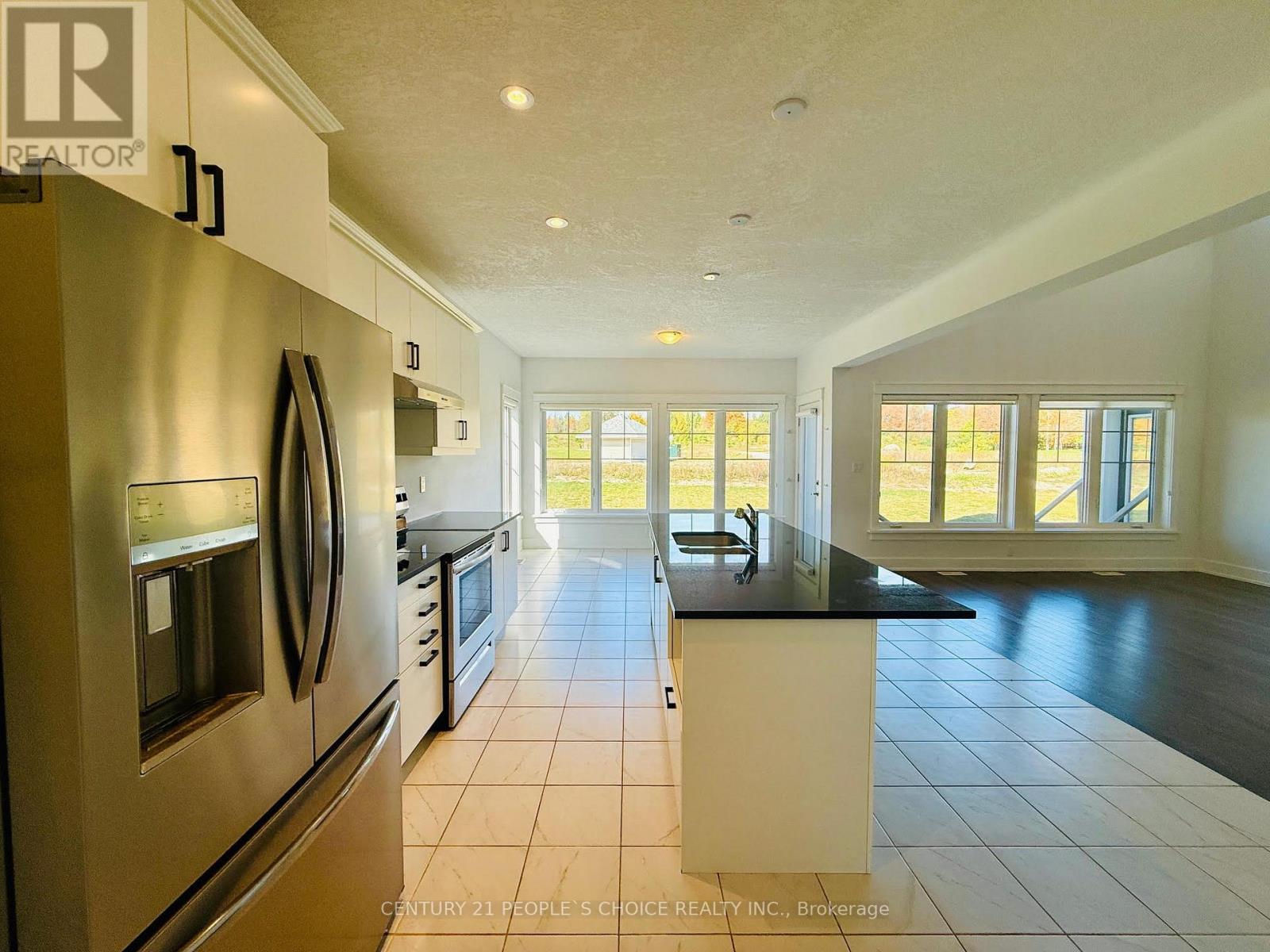 266 Snowberry Lane, Georgian Bluffs, Ontario  N0H 1S0 - Photo 18 - X12468381