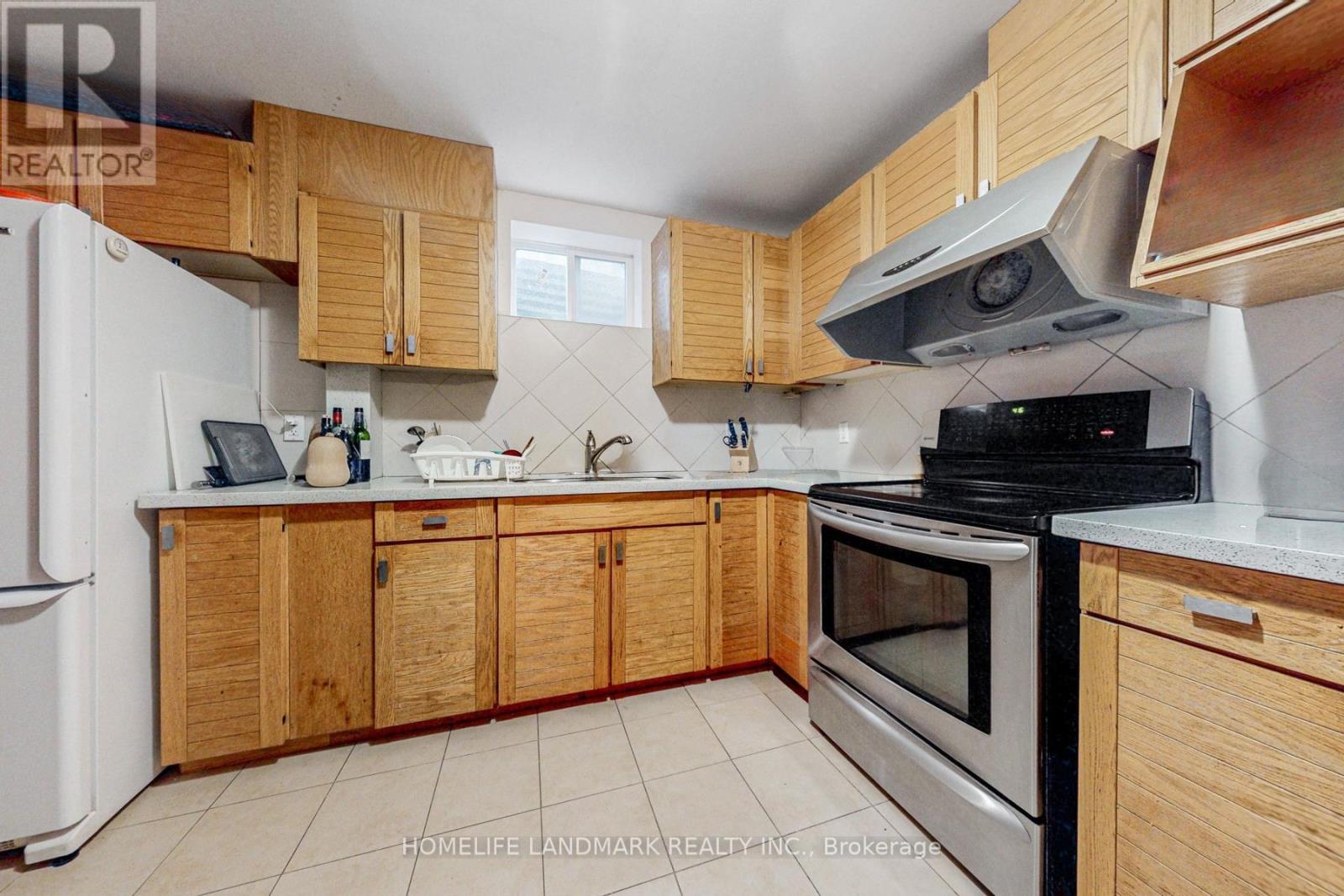 5 Belinda Court, Richmond Hill, Ontario  L4C 8R7 - Photo 32 - N12466464