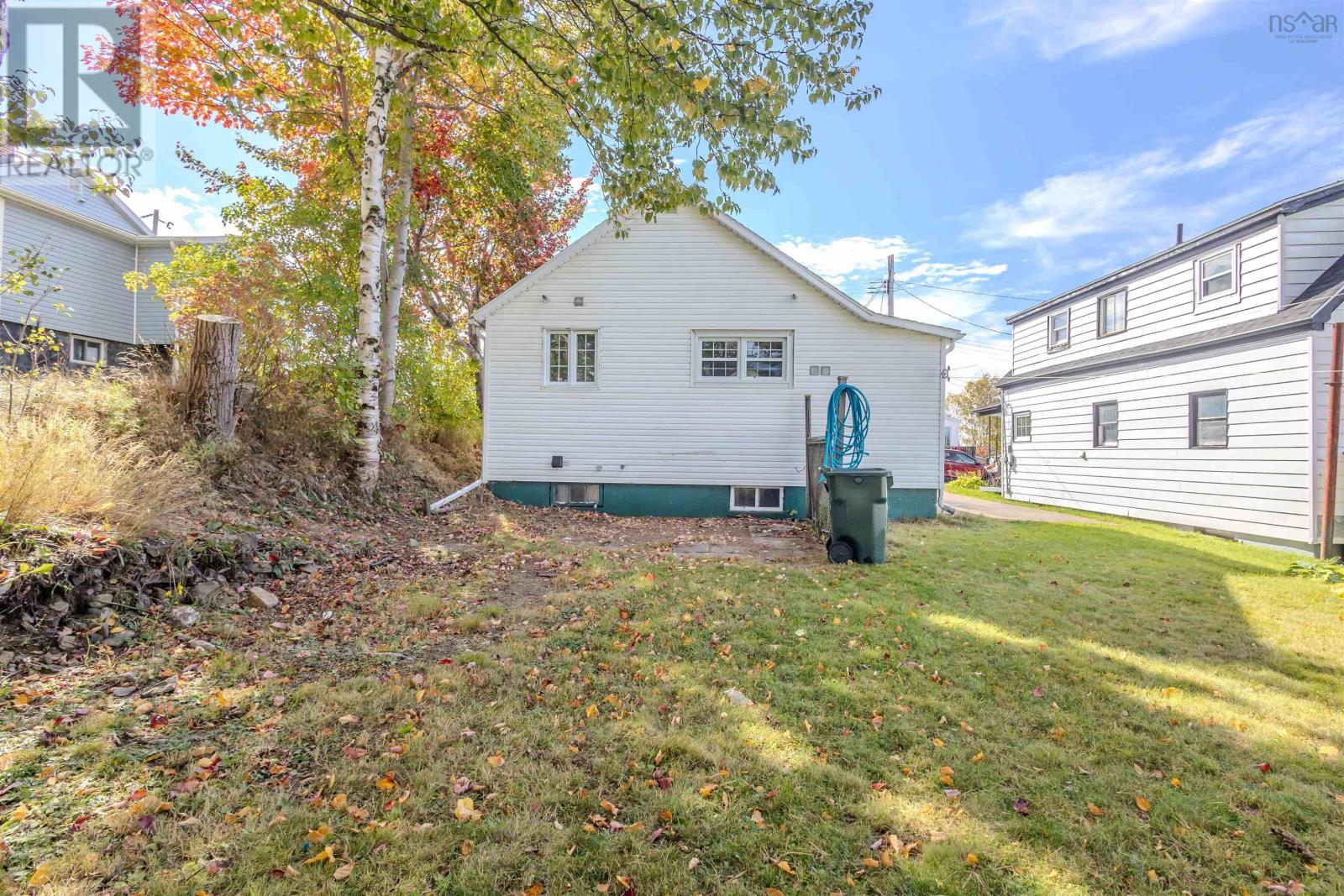 42 Thomas Street, Sydney, Nova Scotia  B1S 2R3 - Photo 4 - 202526076