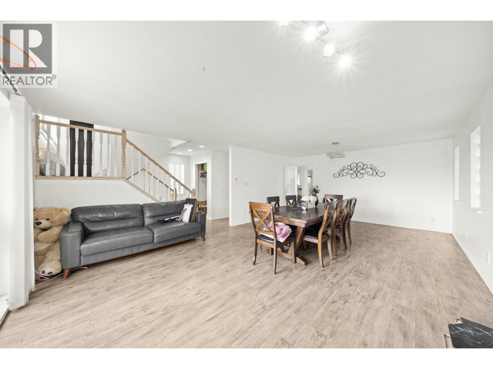 89 Ellesmere Avenue, Burnaby, British Columbia  V5B 3S5 - Photo 10 - R3058136