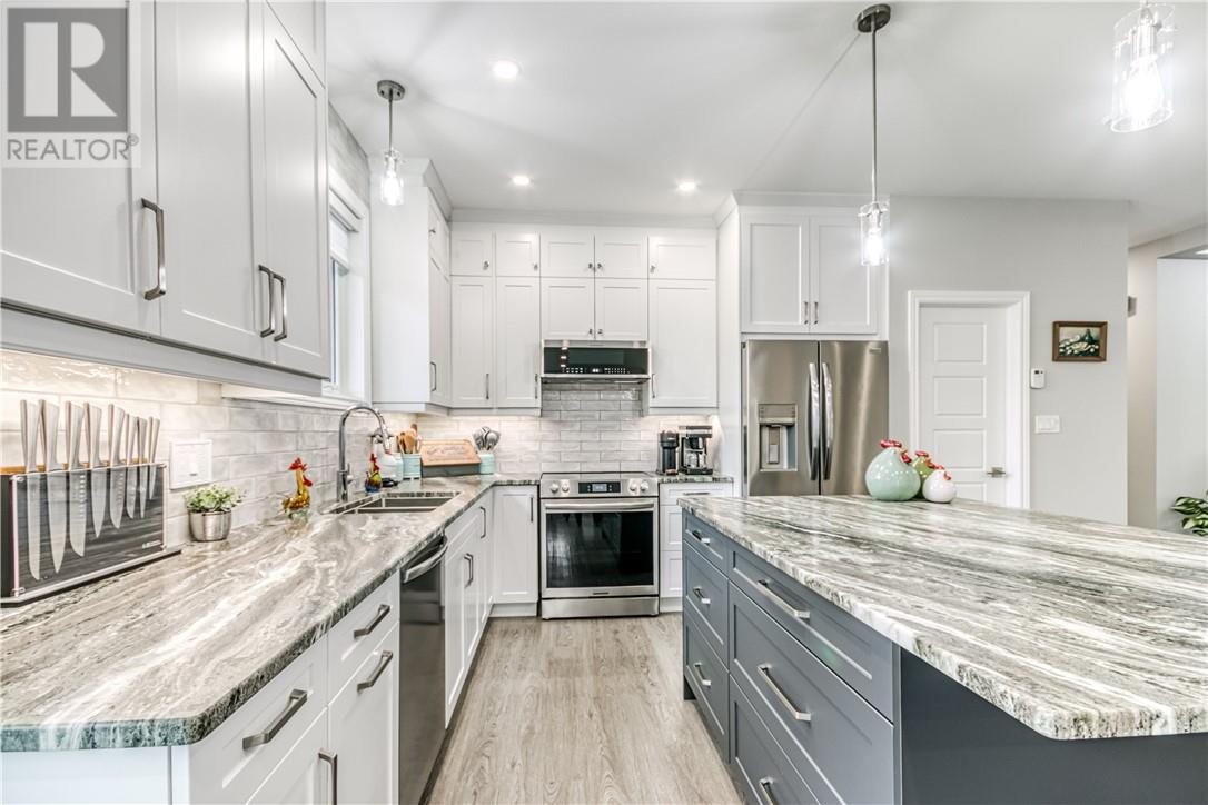 56 Oak Street, Capreol, Ontario  P0M 1H0 - Photo 11 - 2125277