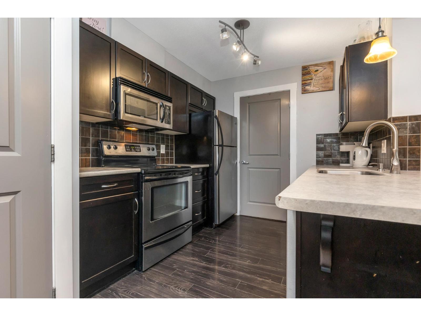 305 2038 Sandalwood Crescent, Abbotsford, British Columbia V2S 3H6 - Photo 6 - R3059364