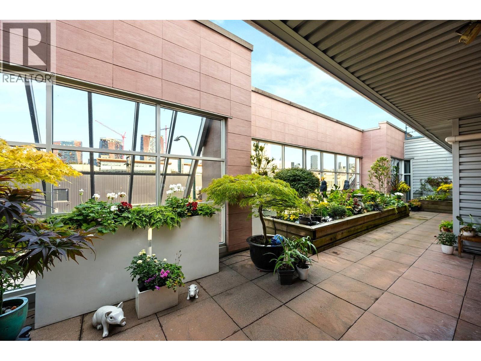 202 1750 W 2nd Avenue, Vancouver, British Columbia  V6J 1H6 - Photo 1 - R3058249