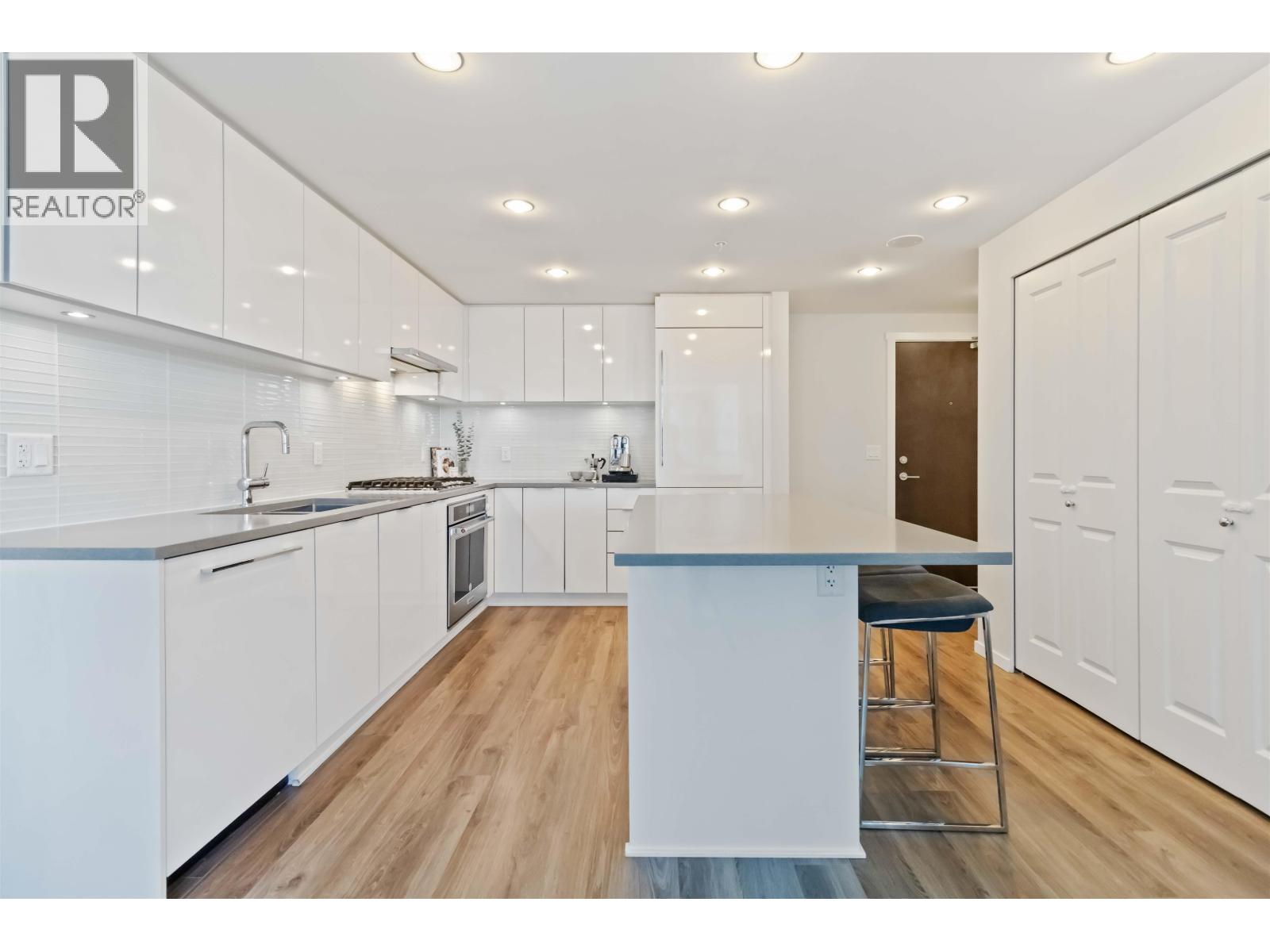 608 6638 Dunblane Avenue, Burnaby, British Columbia  V5H 0G8 - Photo 3 - R3058783