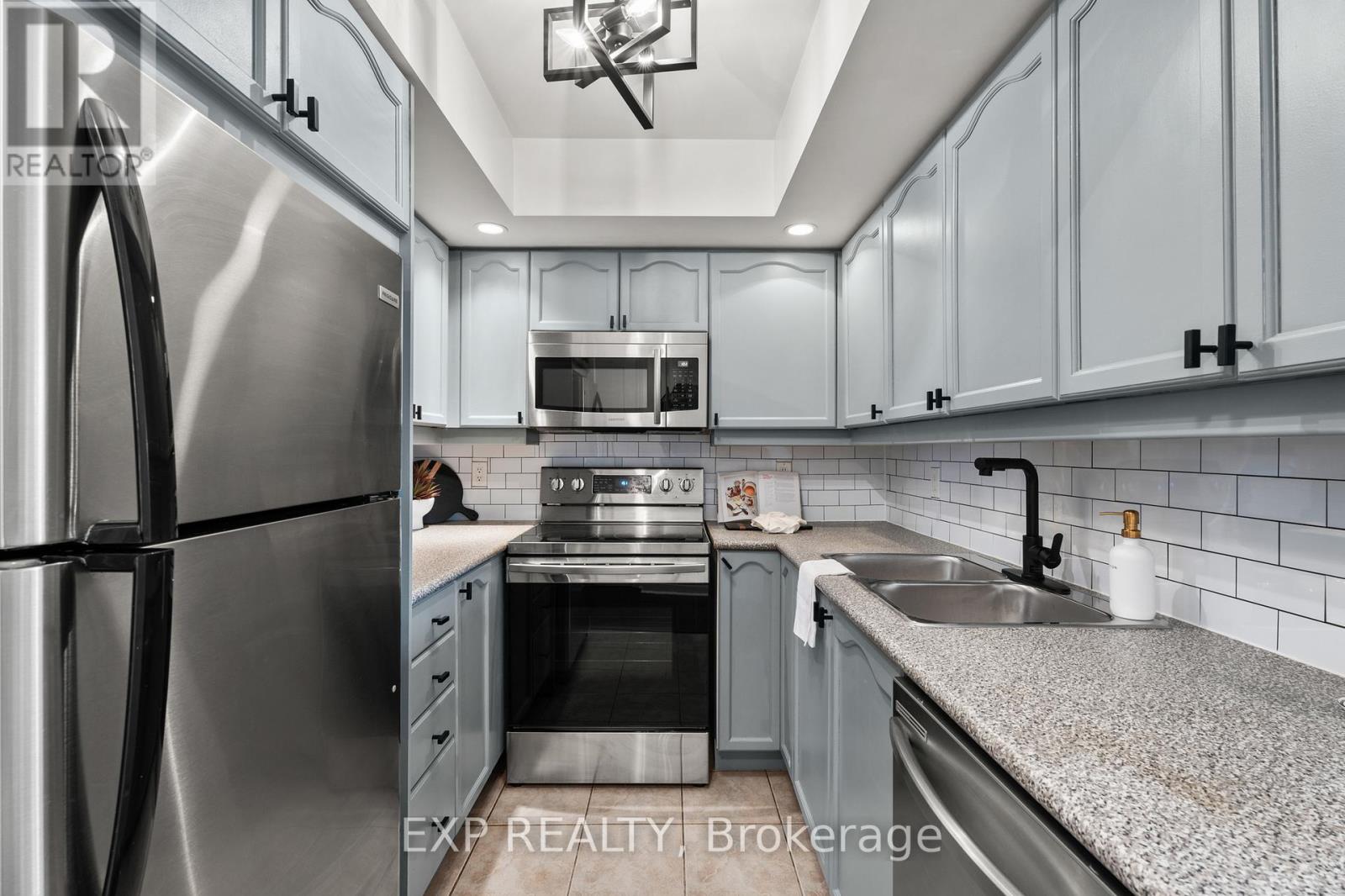 1222 - 15 Northtown Way, Toronto, Ontario  M2N 7L4 - Photo 4 - C12459407