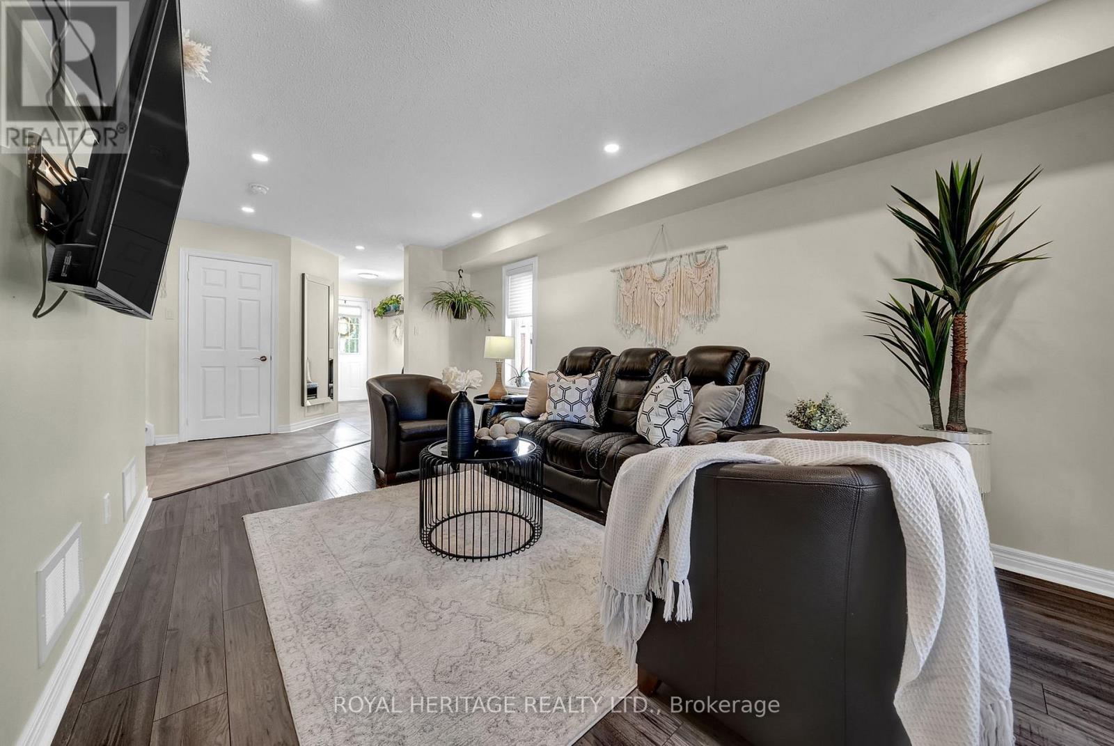 46 Lownie Court, Clarington, Ontario  L1C 5C9 - Photo 6 - E12468566