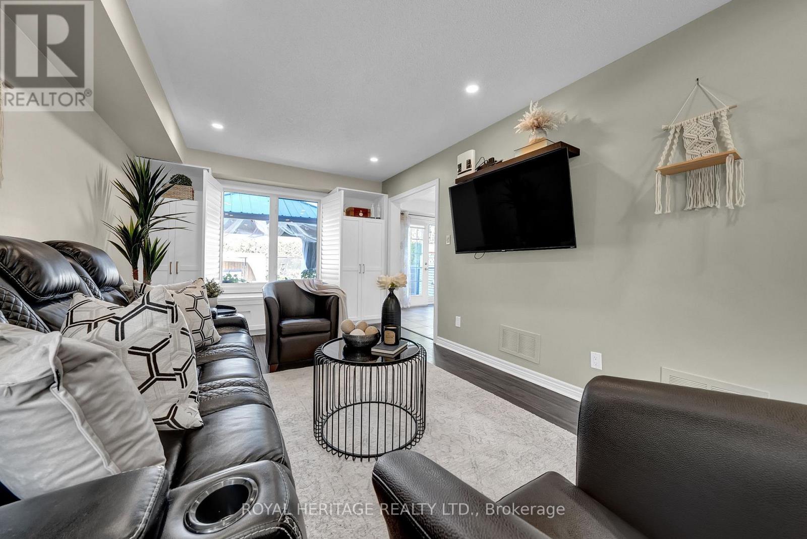 46 Lownie Court, Clarington, Ontario  L1C 5C9 - Photo 5 - E12468566
