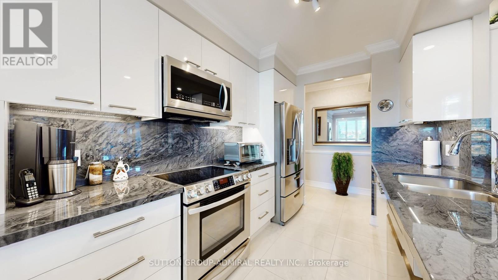 206 - 100 Promenade Circle, Vaughan, Ontario  L4J 7W7 - Photo 5 - N12467162