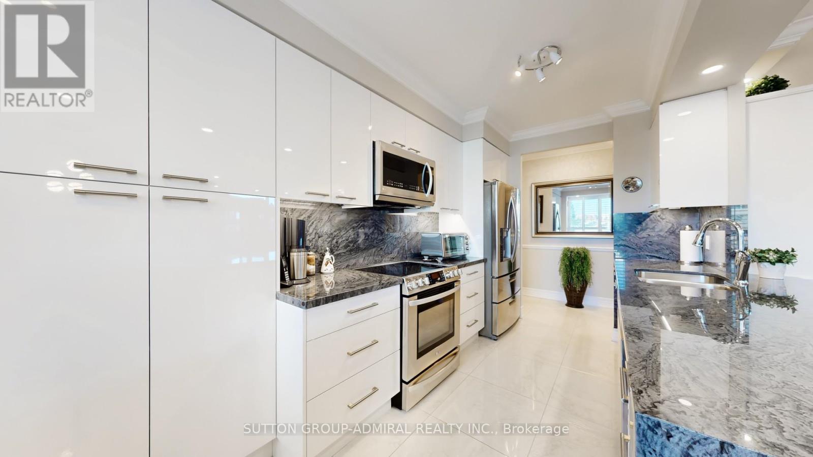 206 - 100 Promenade Circle, Vaughan, Ontario  L4J 7W7 - Photo 2 - N12467162