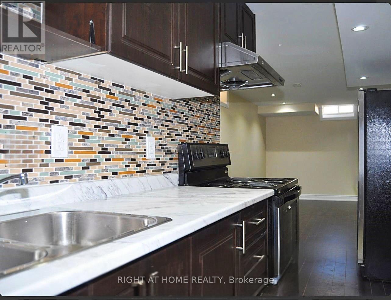 5651 Patron Cove E, Mississauga, Ontario  L5M 7G4 - Photo 31 - W12429797