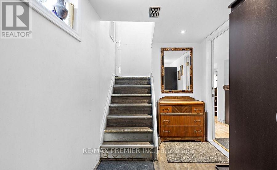 Main Floor - 24 Hucknall Road, Toronto, Ontario  M3J 1V8 - Photo 11 - W12468296