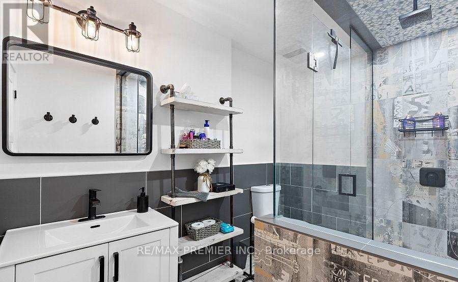 Main Floor - 24 Hucknall Road, Toronto, Ontario  M3J 1V8 - Photo 9 - W12468296